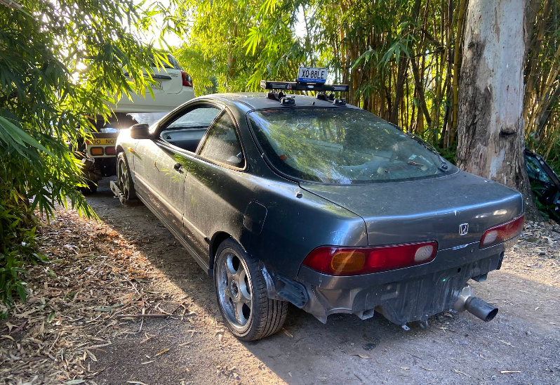 How Car Wreckers Adelaide Pays Instant Cash for Scrap Cars